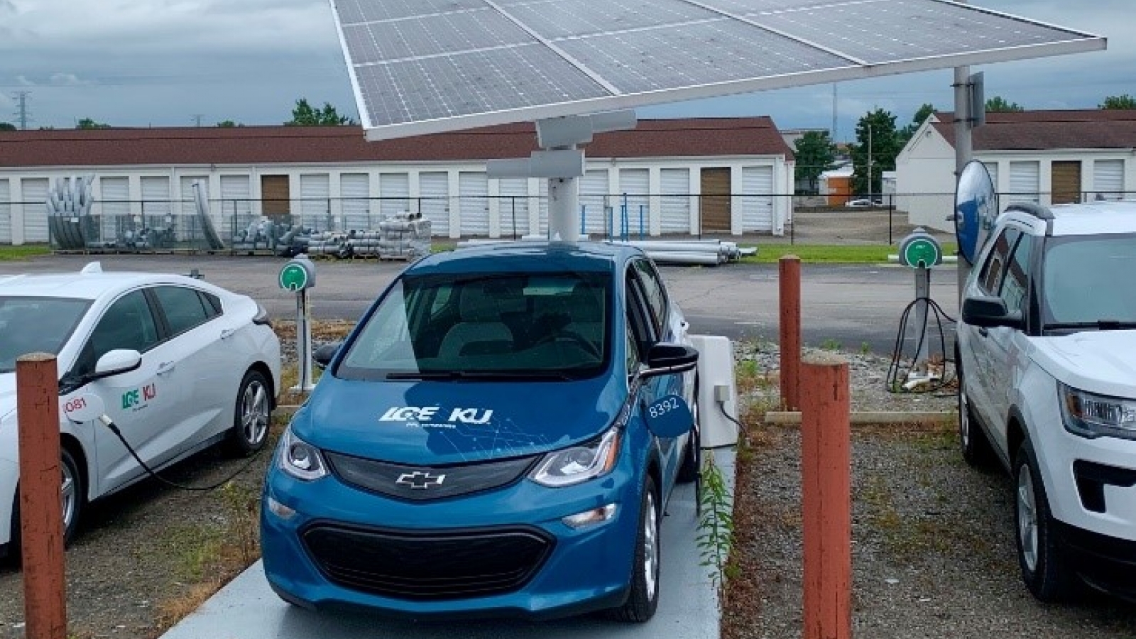 solar-powered electric vehicle charging station